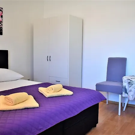 In Family House Vera * Mundanije