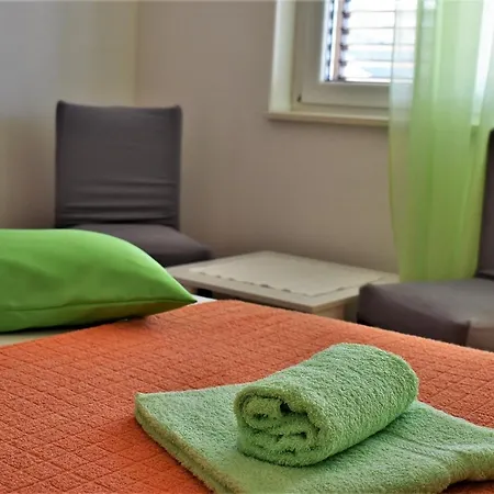 In Family House Vera بيت ضيافة